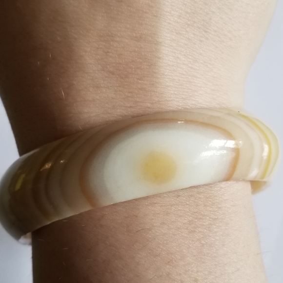 Relisted - Vintage bangle bracelet banded striped cream peach yellow tan - Picture 10 of 16
